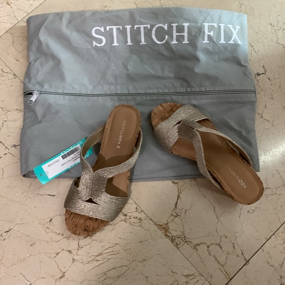 Stitch Fix Gorgeous gold tone wedge slide sandal size 6 - Picture 9 of 12